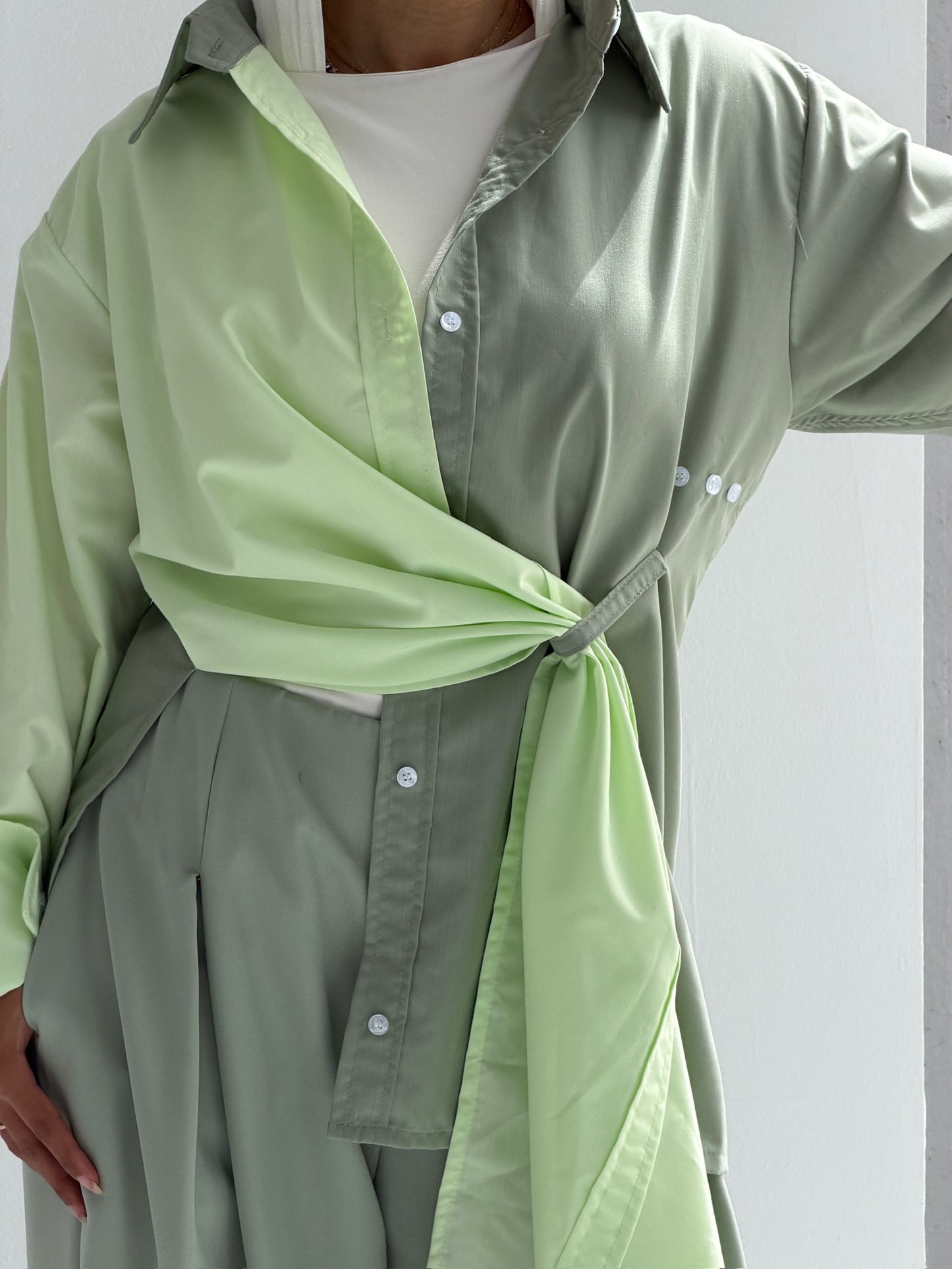 The trinity linen shade of mint