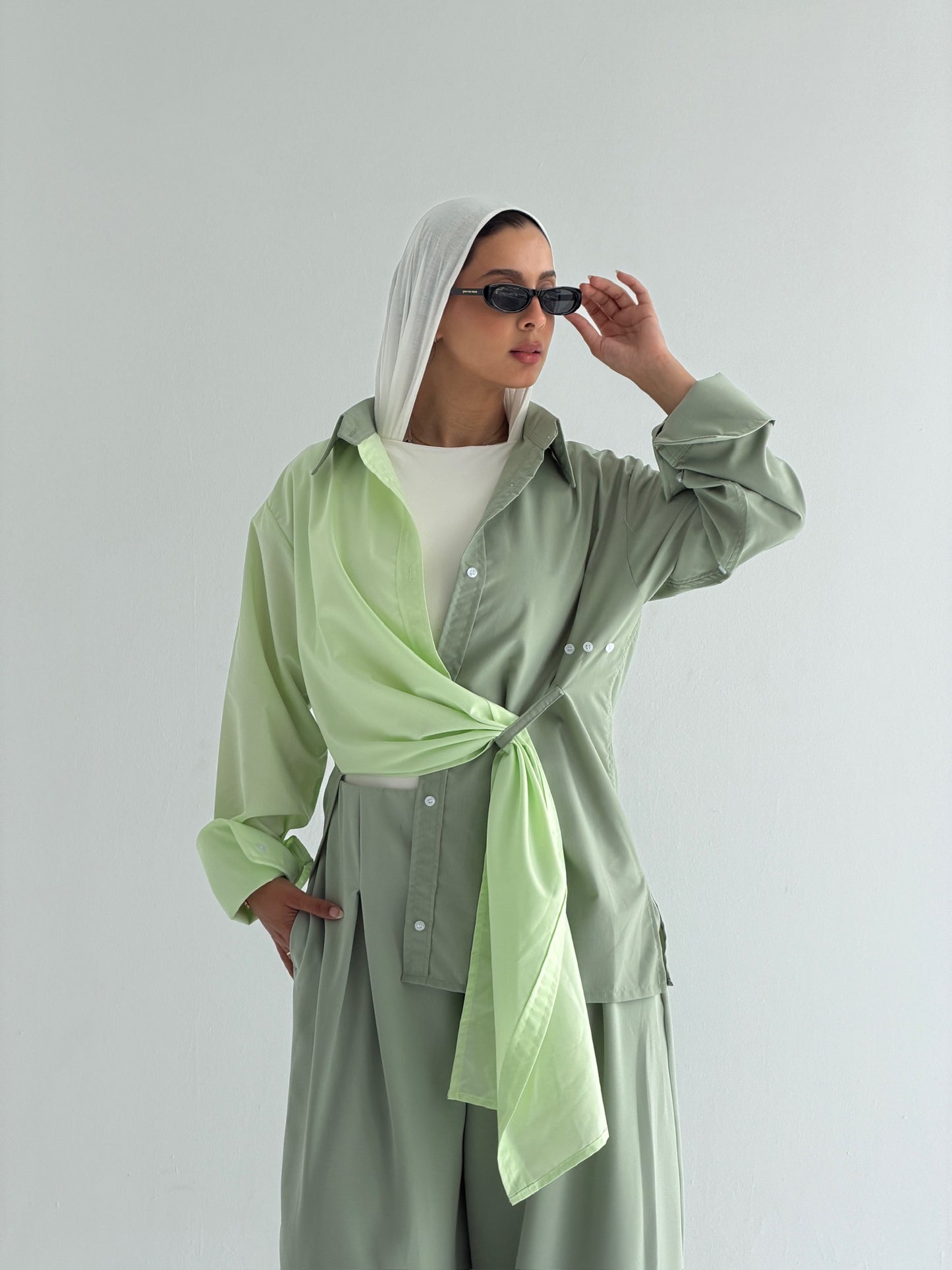 The trinity linen shade of mint